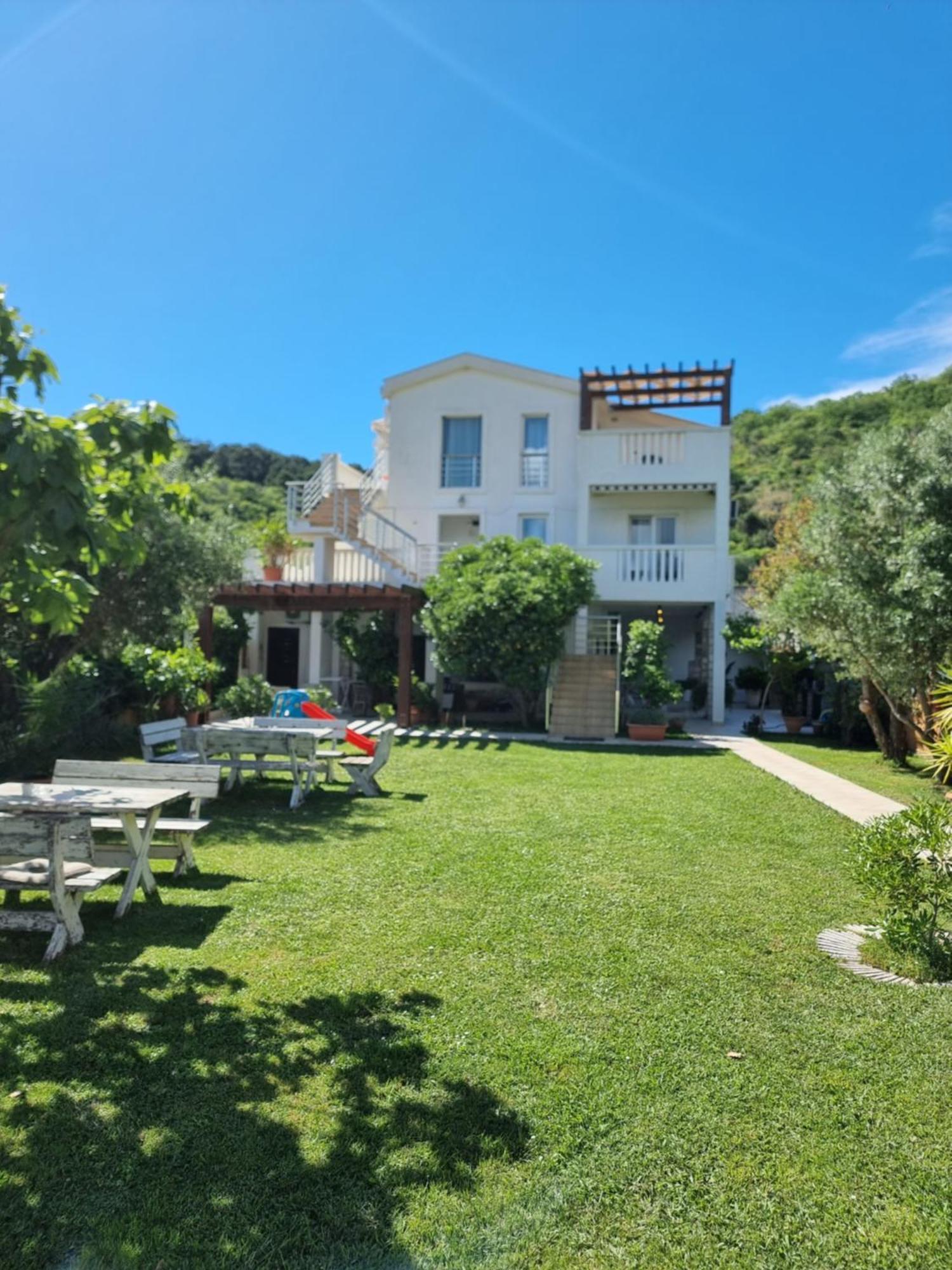 Apartments Villa Marija Petrovac na moru Exterior foto